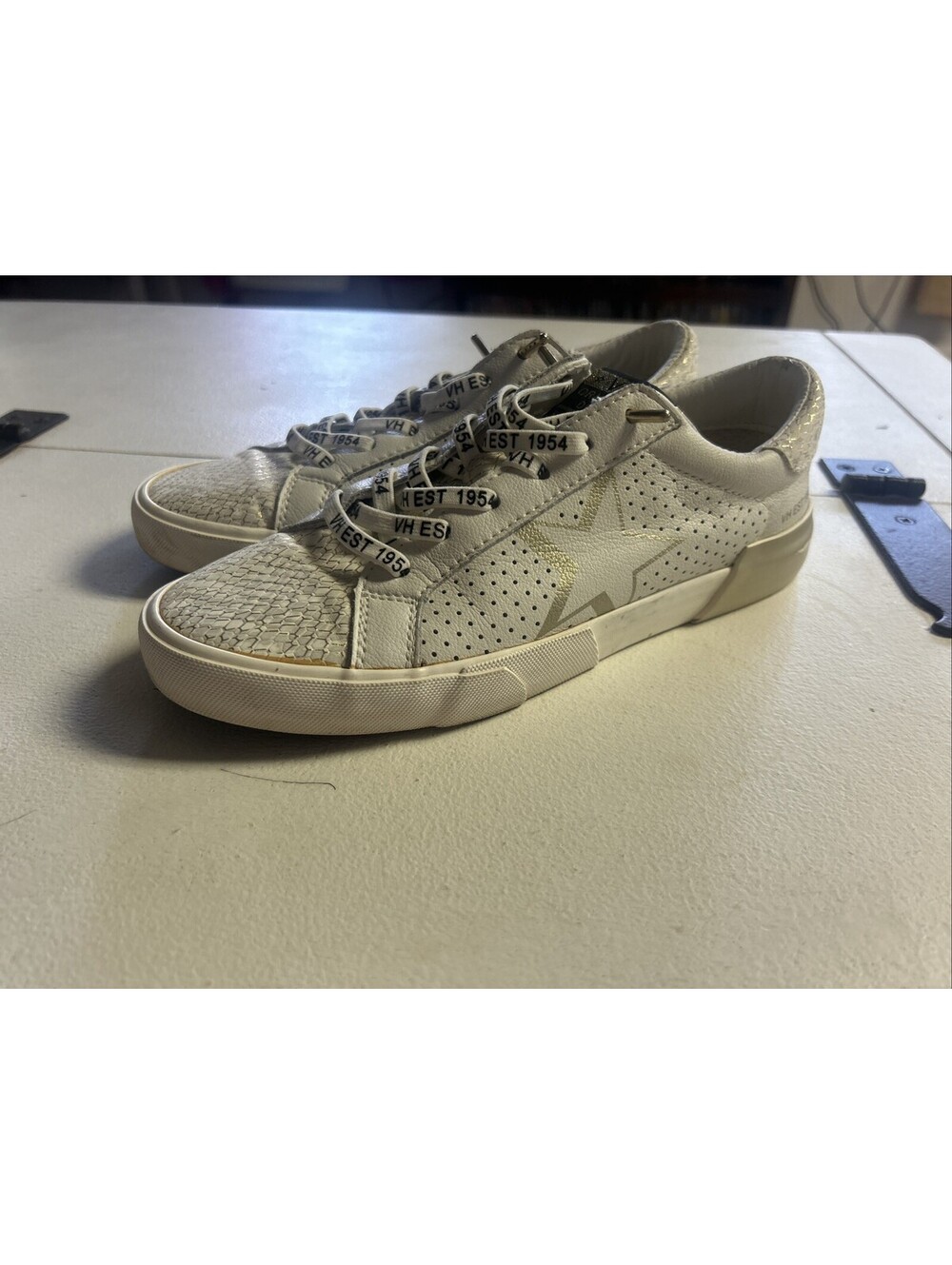Vintage Havana Size 7.5 Low Top Women’s Shoe